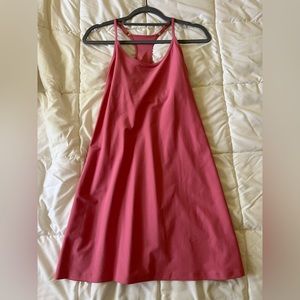 Stretchy. Light pink. Built in sports bra. synch’s waist. Holds everything in.